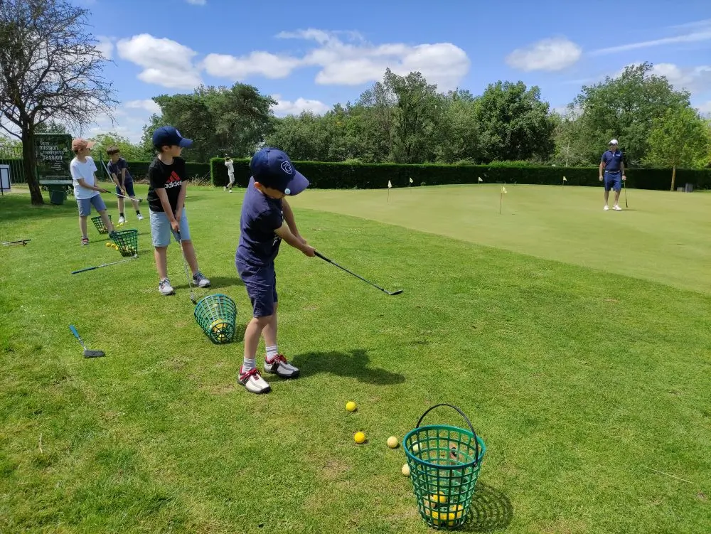 Ecole-de-Golf-KOLF-Golf-du-Haut-Poitou-SHARKS