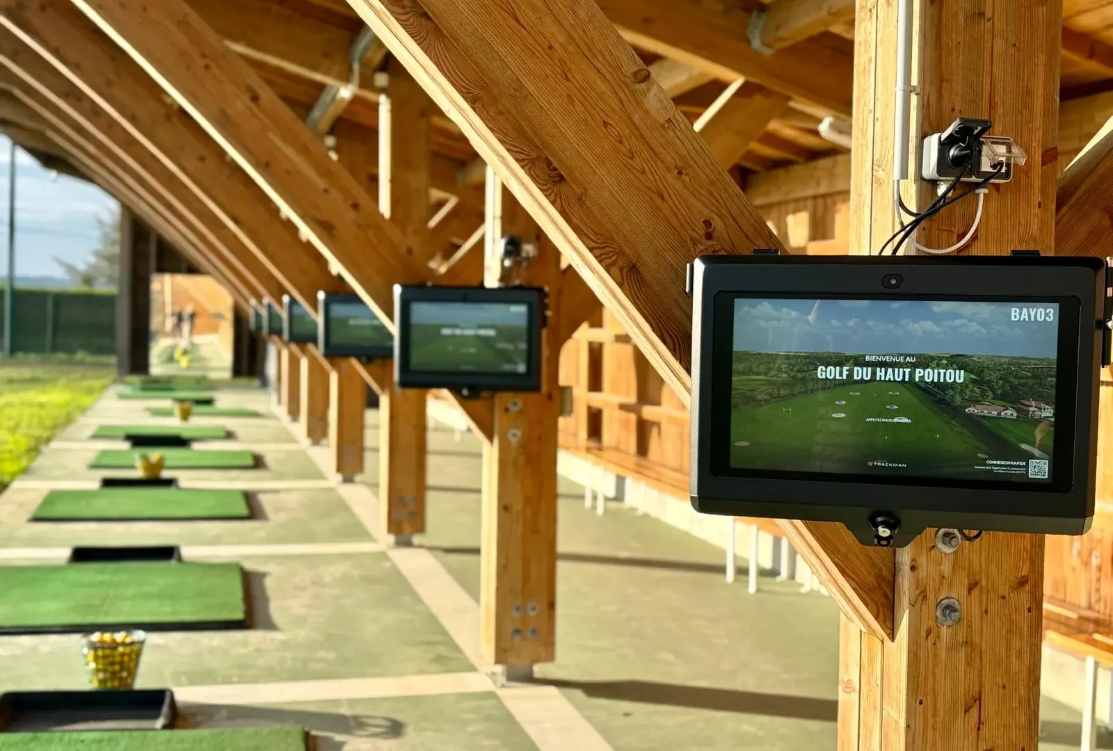 Golf-du-Haut-Poitou-Trackman-range-au-practice-1